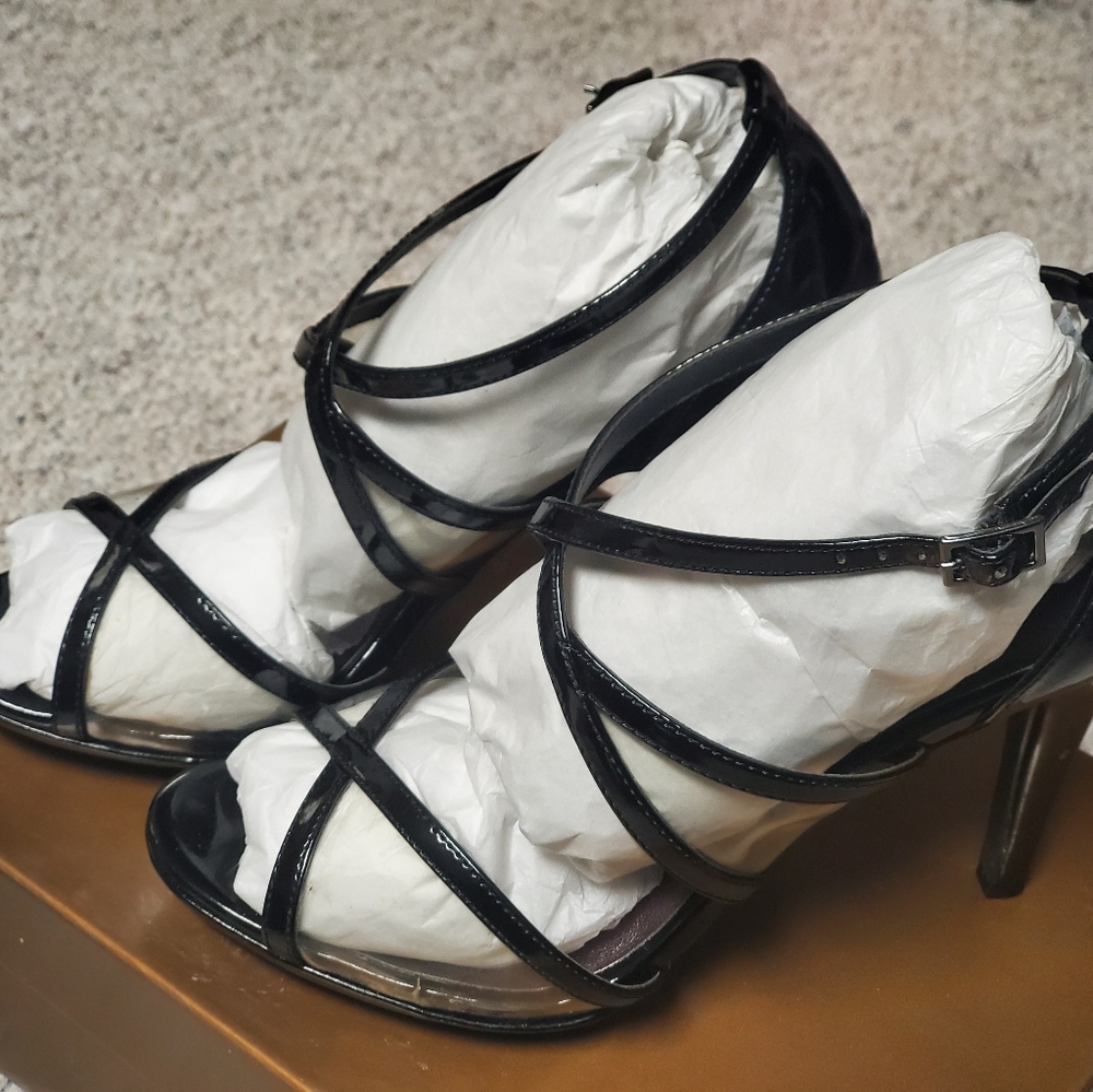 Shoes - Picture 4 of 5